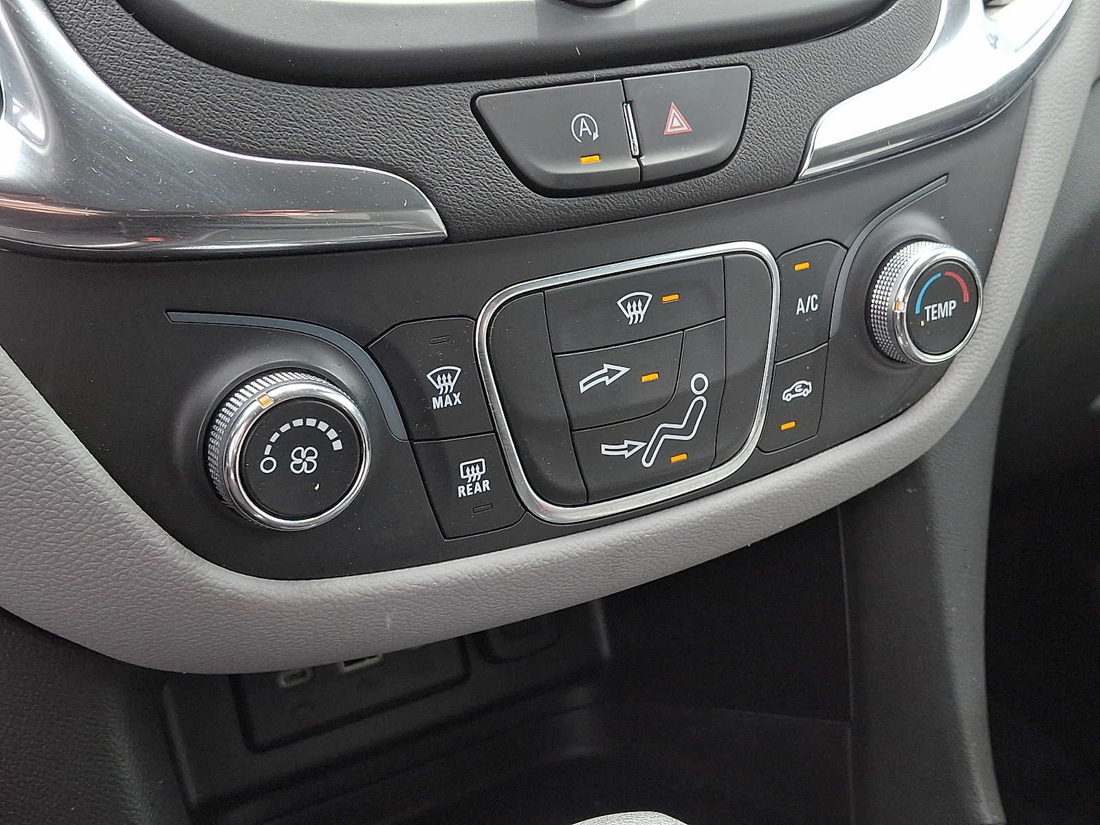 2023 Chevrolet Equinox LS - Photo 15