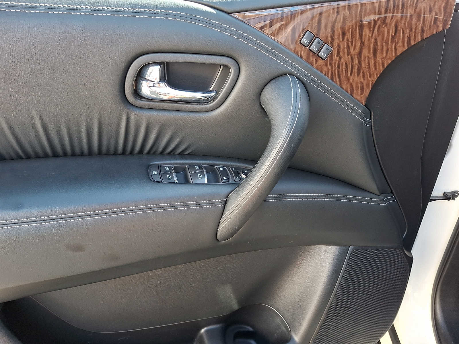 2017 Nissan Armada Platinum - Photo 12