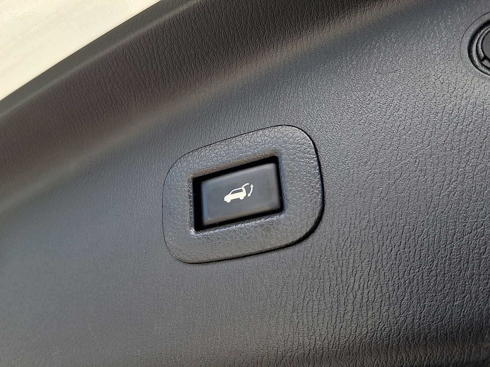 2017 Nissan Armada Platinum - Photo 28