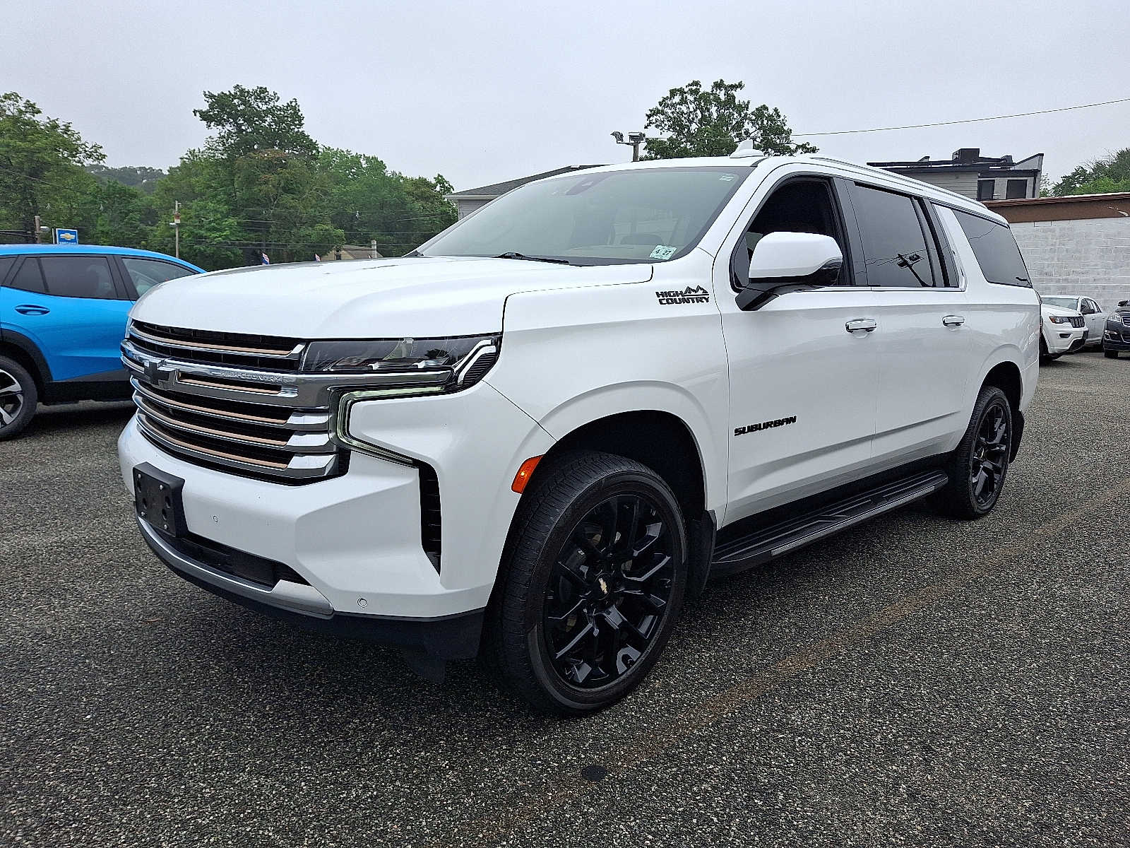 2022 Chevrolet Suburban High Country photo 3