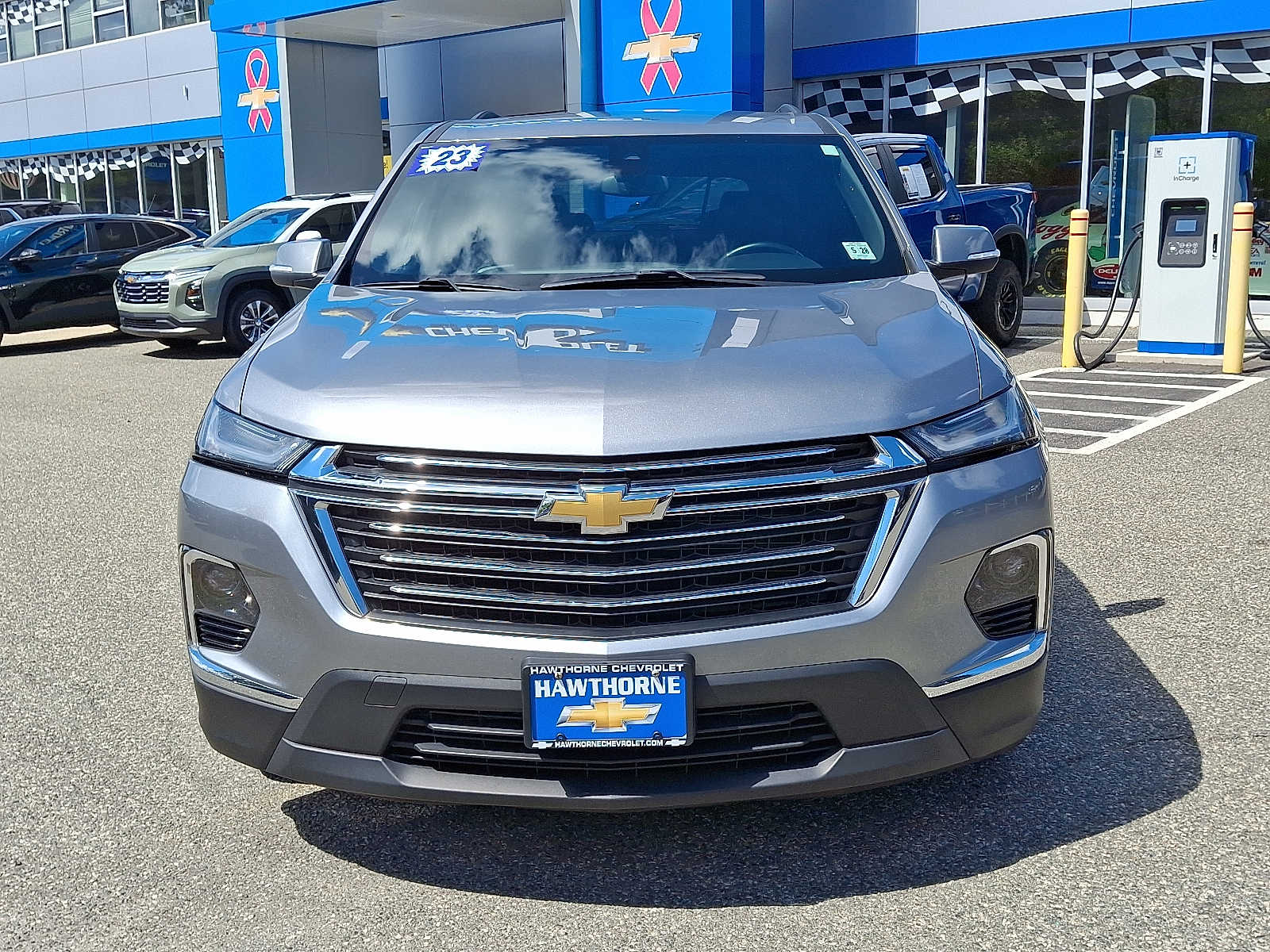 2023 Chevrolet Traverse Leather photo 2