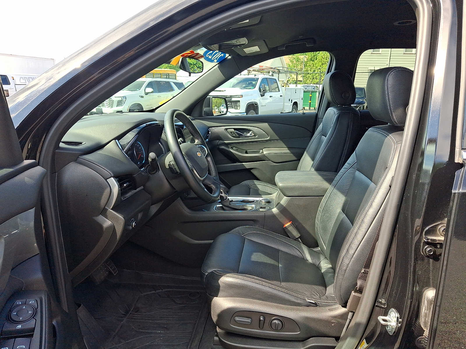 2023 Chevrolet Traverse 1LT - Photo 13