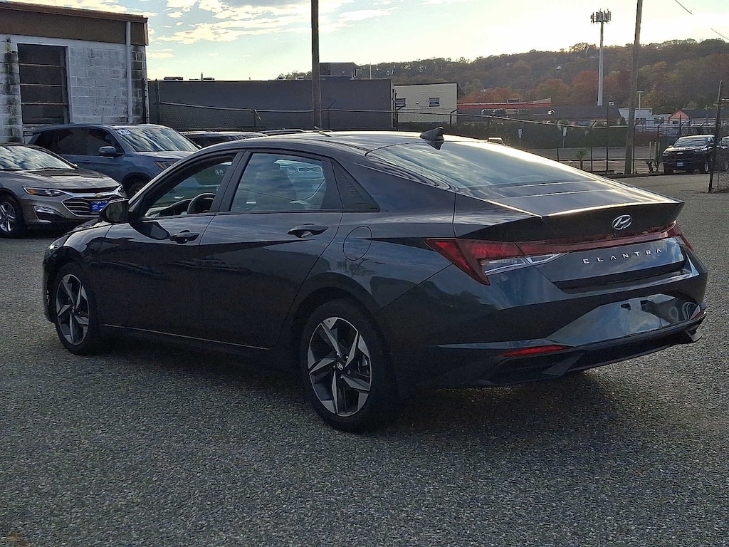 Used 2023 Hyundai Elantra SEL Sedan