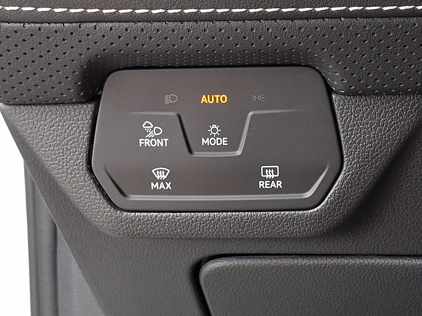 2024 Volkswagen Atlas Cross Sport SE - Photo 23