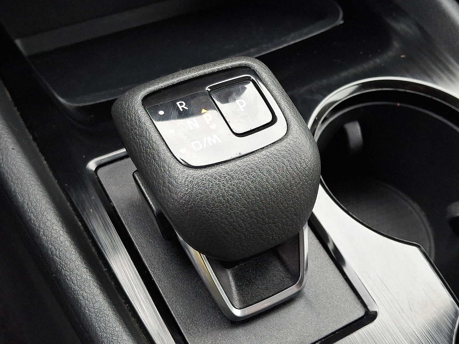 2025 Nissan Rogue SV - Photo 15