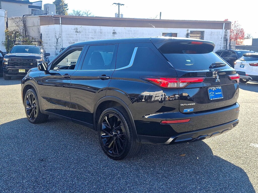 Used 2023 Mitsubishi Outlander SE Black Edition S-AWC SUV