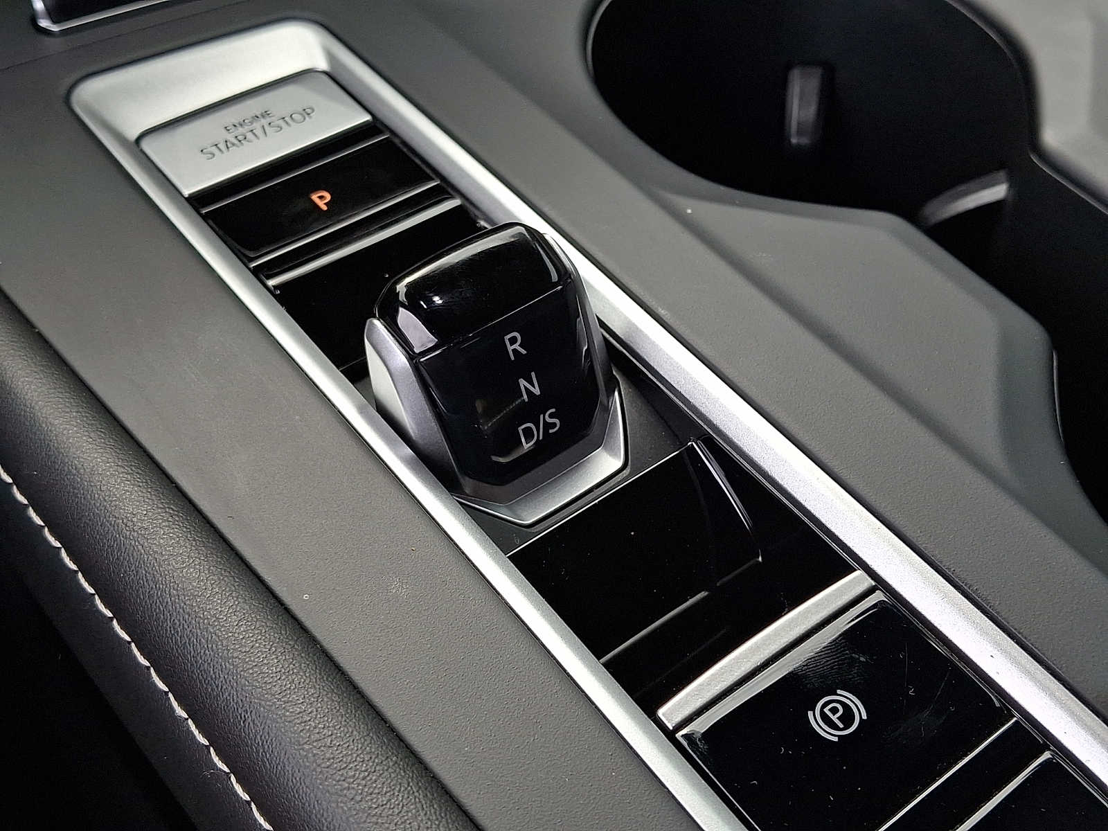 2024 Volkswagen Atlas Cross Sport SE - Photo 14