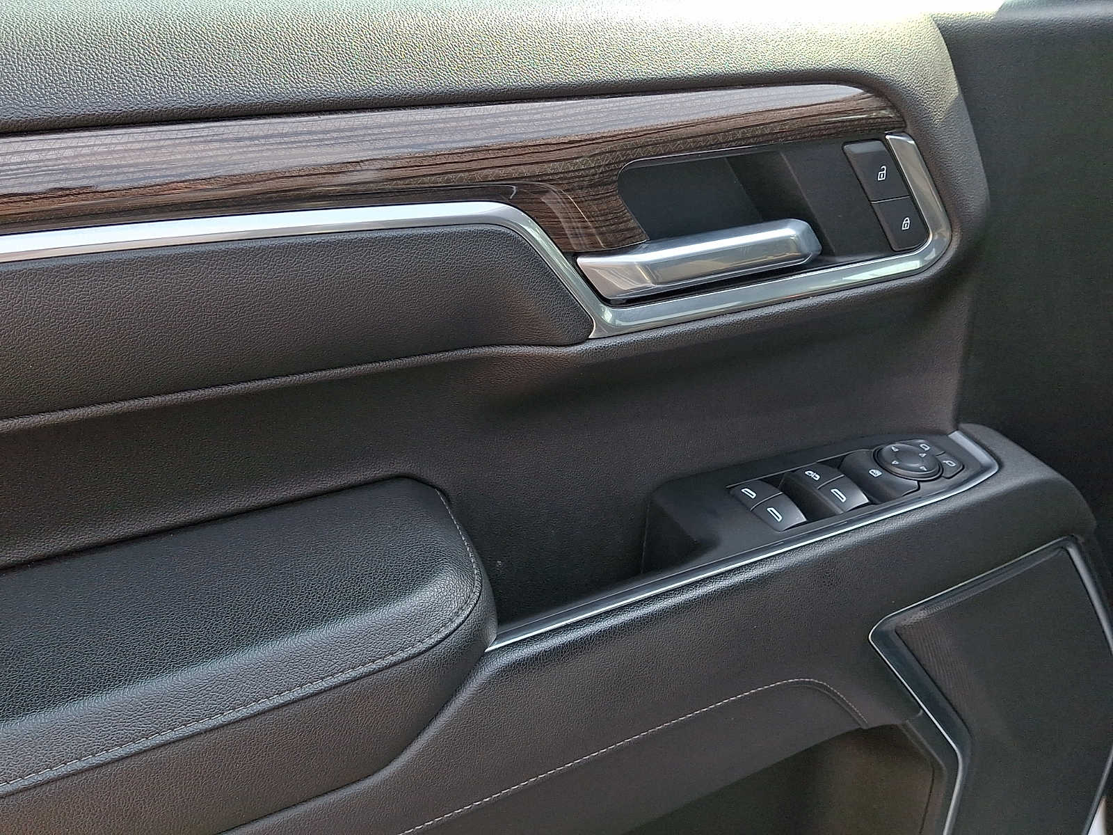 2022 Chevrolet Silverado 1500 LT - Photo 11