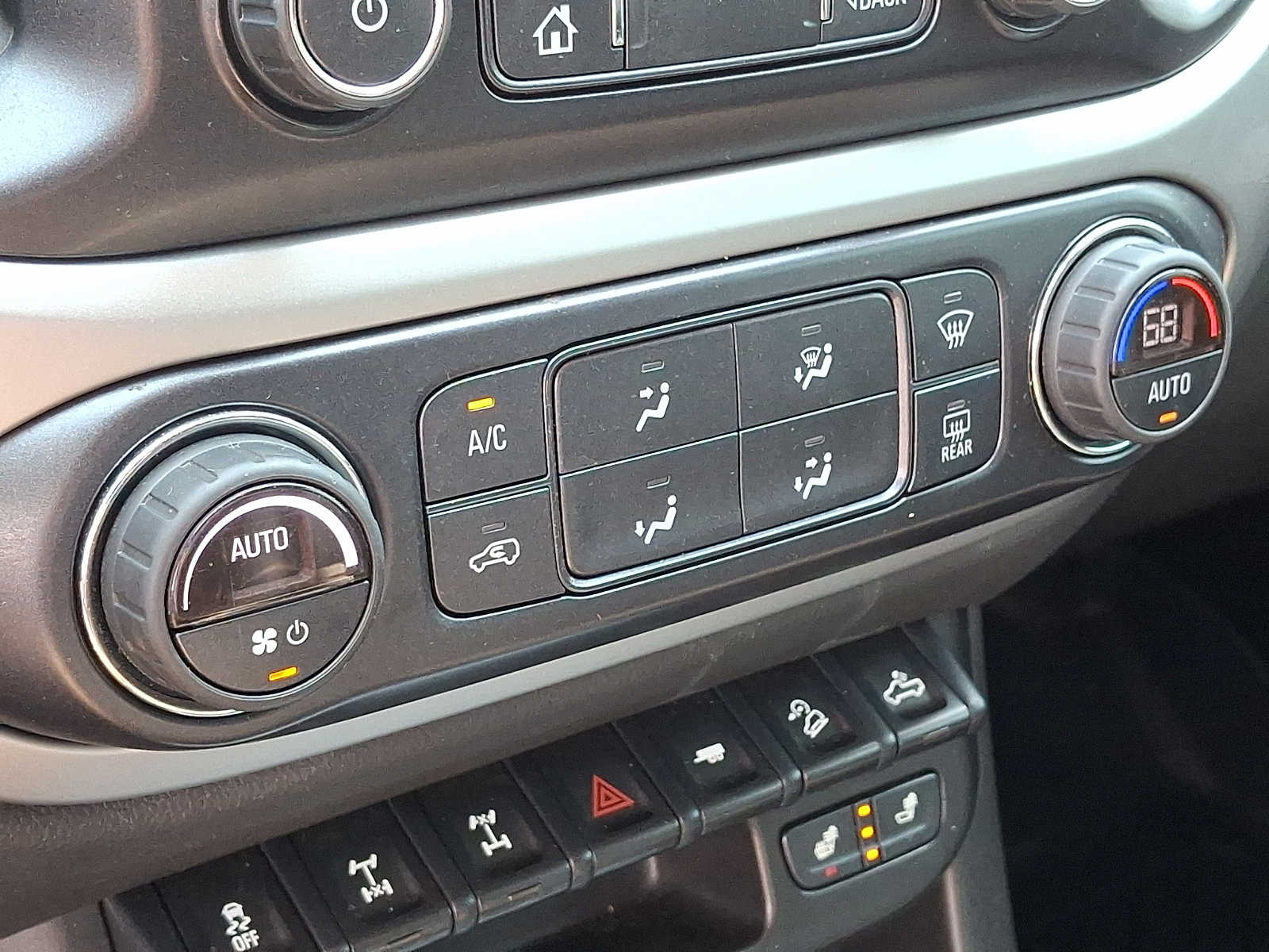 2021 Chevrolet Colorado ZR2 - Photo 16