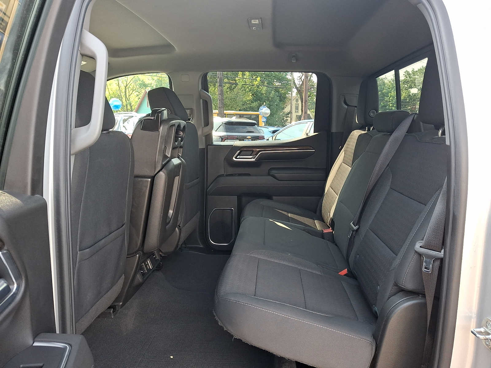2022 Chevrolet Silverado 1500 LT - Photo 9