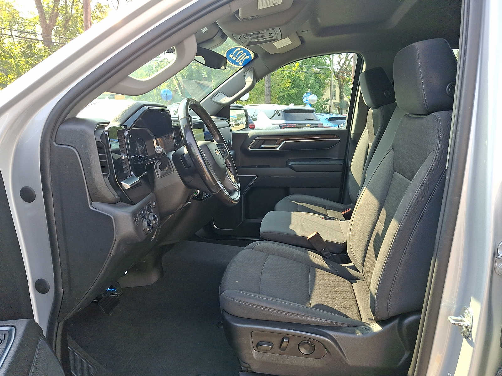 2022 Chevrolet Silverado 1500 LT - Photo 12