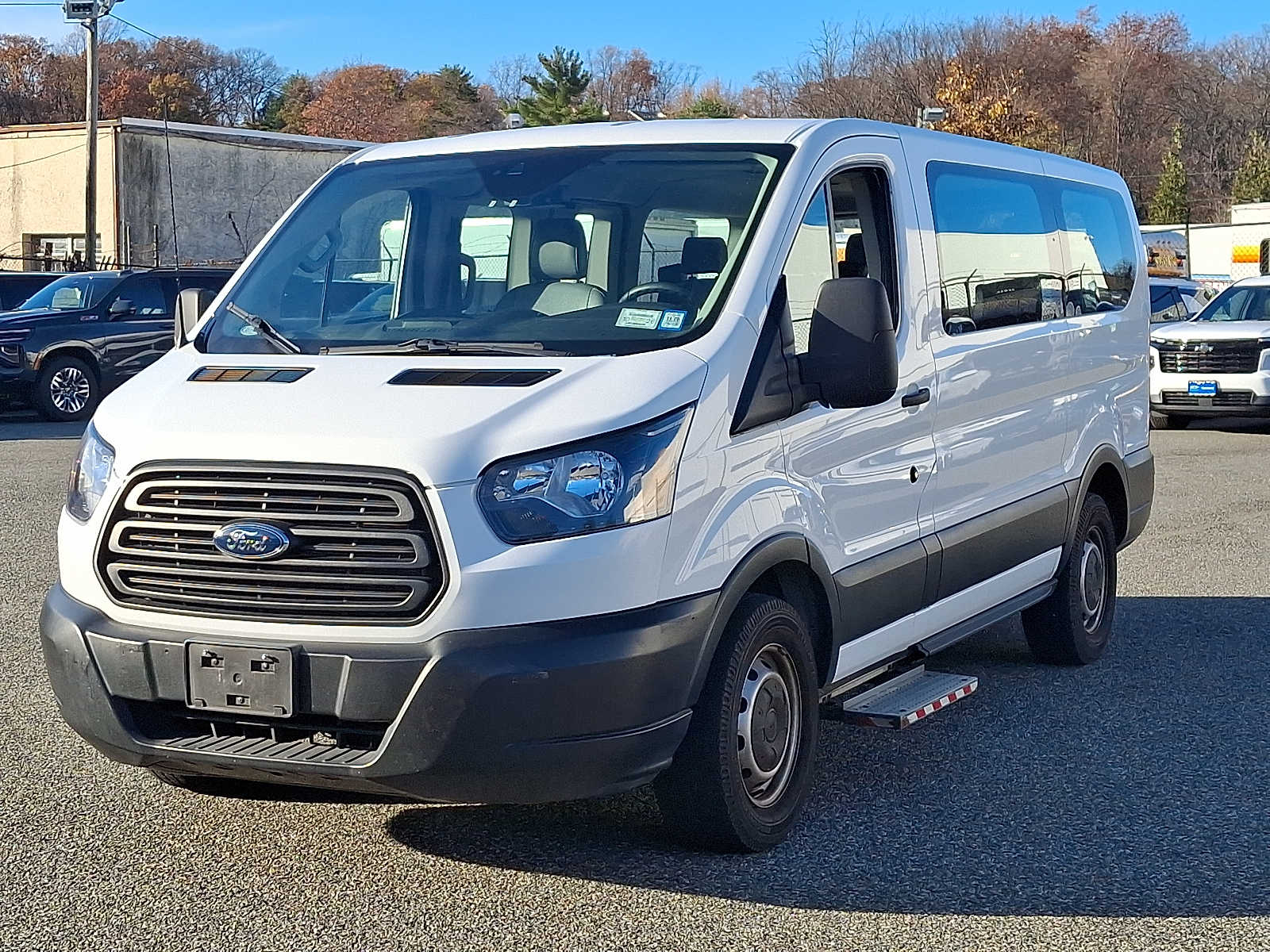 2019 Ford Transit Passenger XL photo 3
