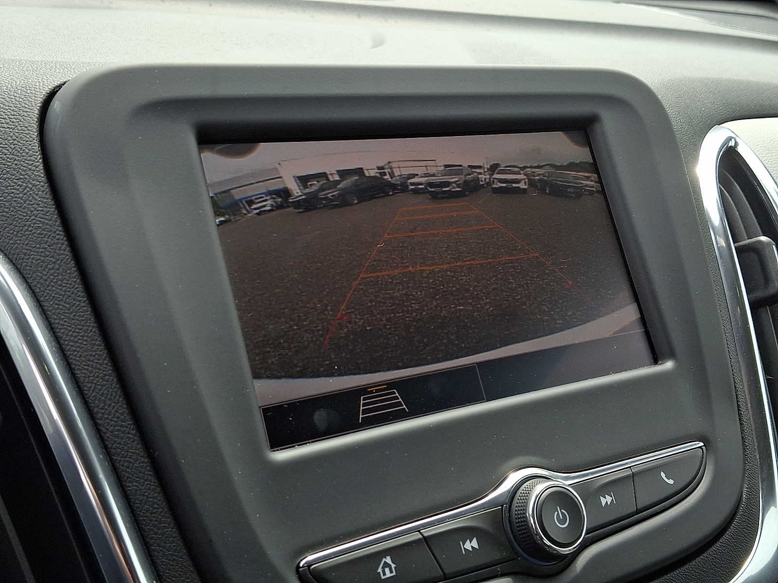 2023 Chevrolet Equinox LS - Photo 17