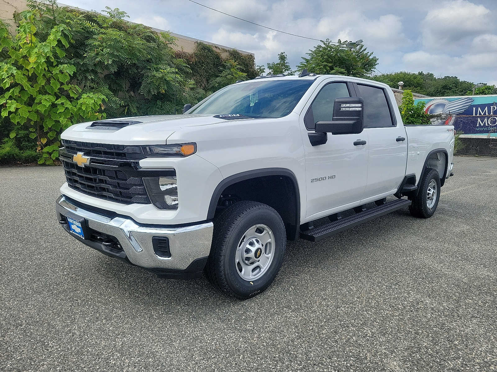 2024 Chevrolet Silverado 2500HD photo 2