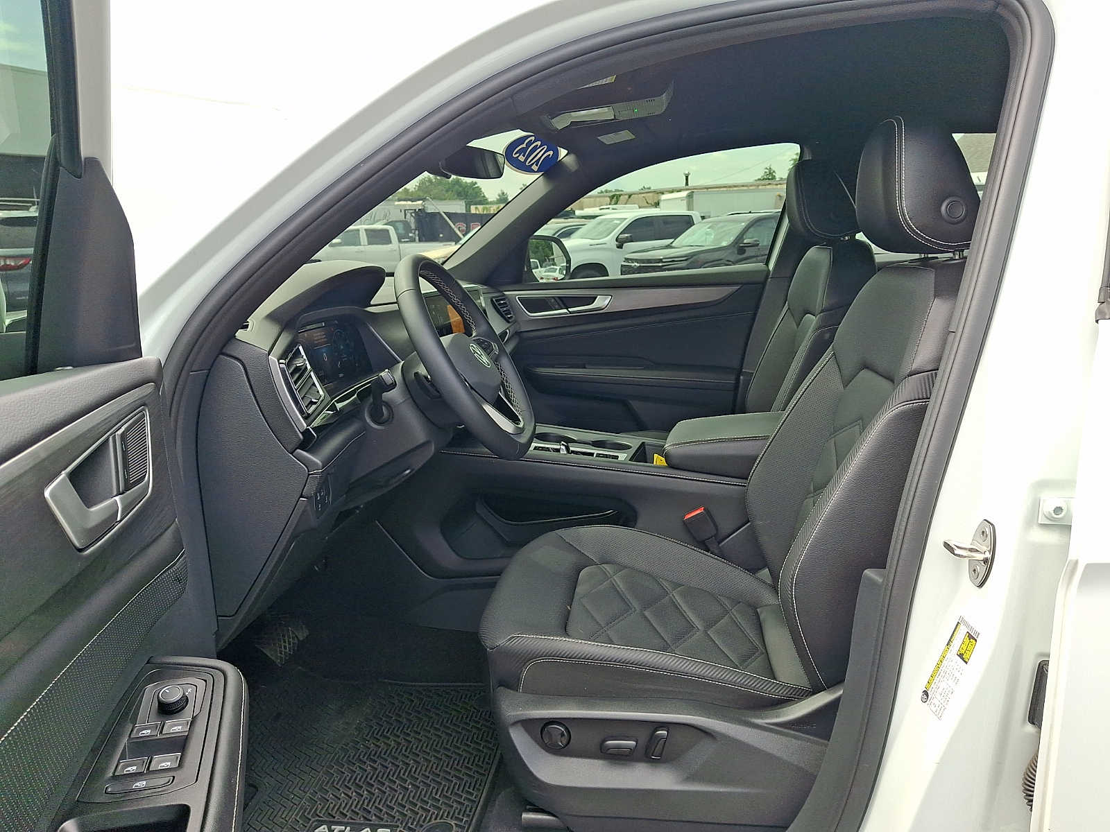 2024 Volkswagen Atlas Cross Sport SE - Photo 13