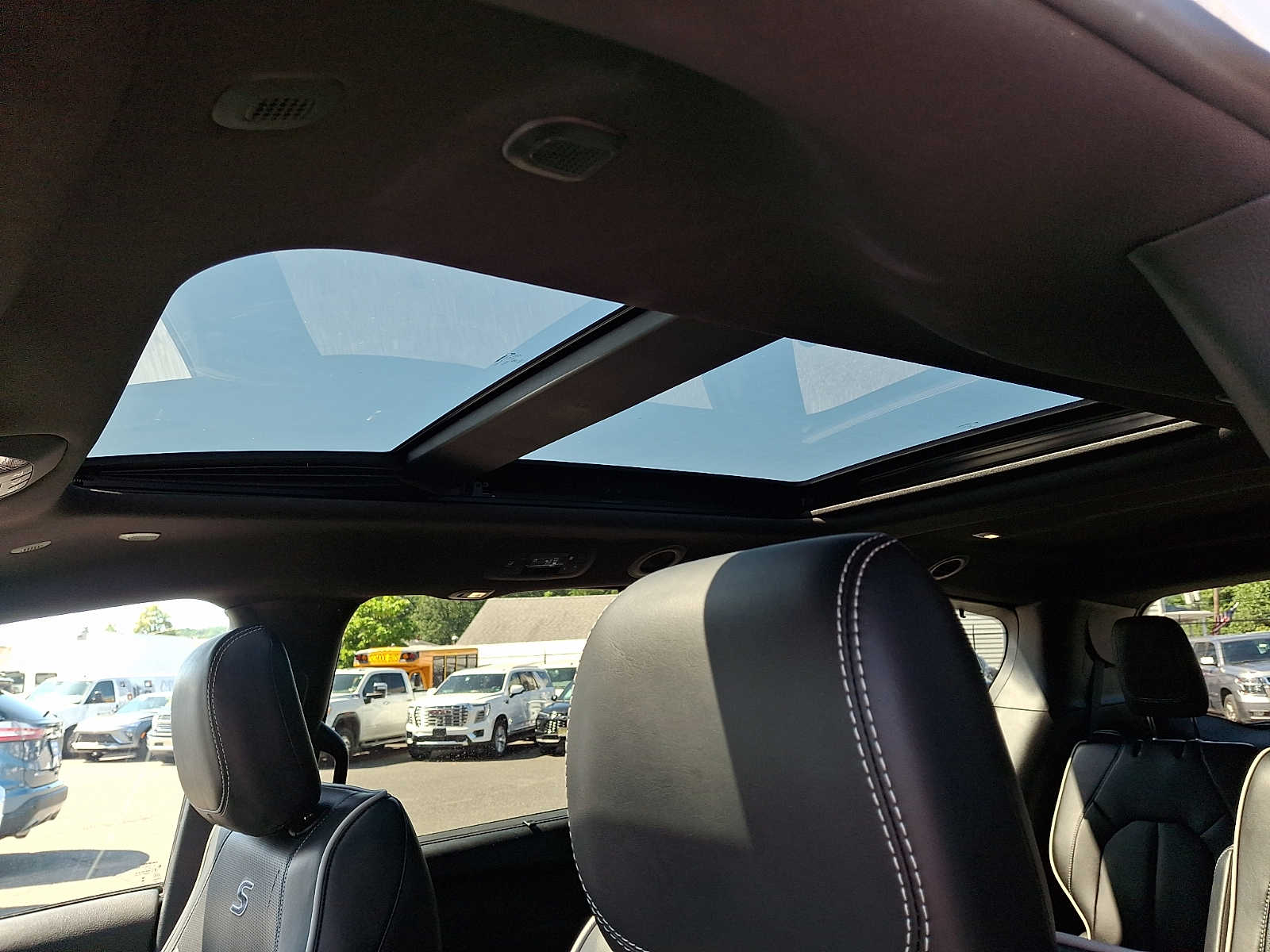 2025 Chrysler Pacifica Limited - Photo 15