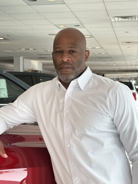 Staff member Bobby Madden from ID_8dae2f7f7dc2