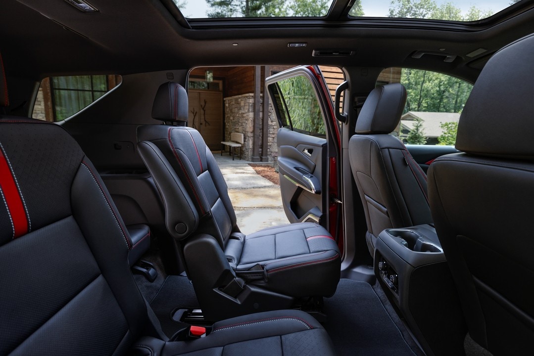 2025 Chevrolet Traverse Interior