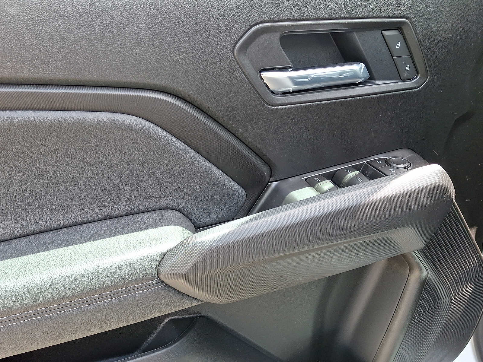 2026 Chevrolet Colorado LT - Photo 10