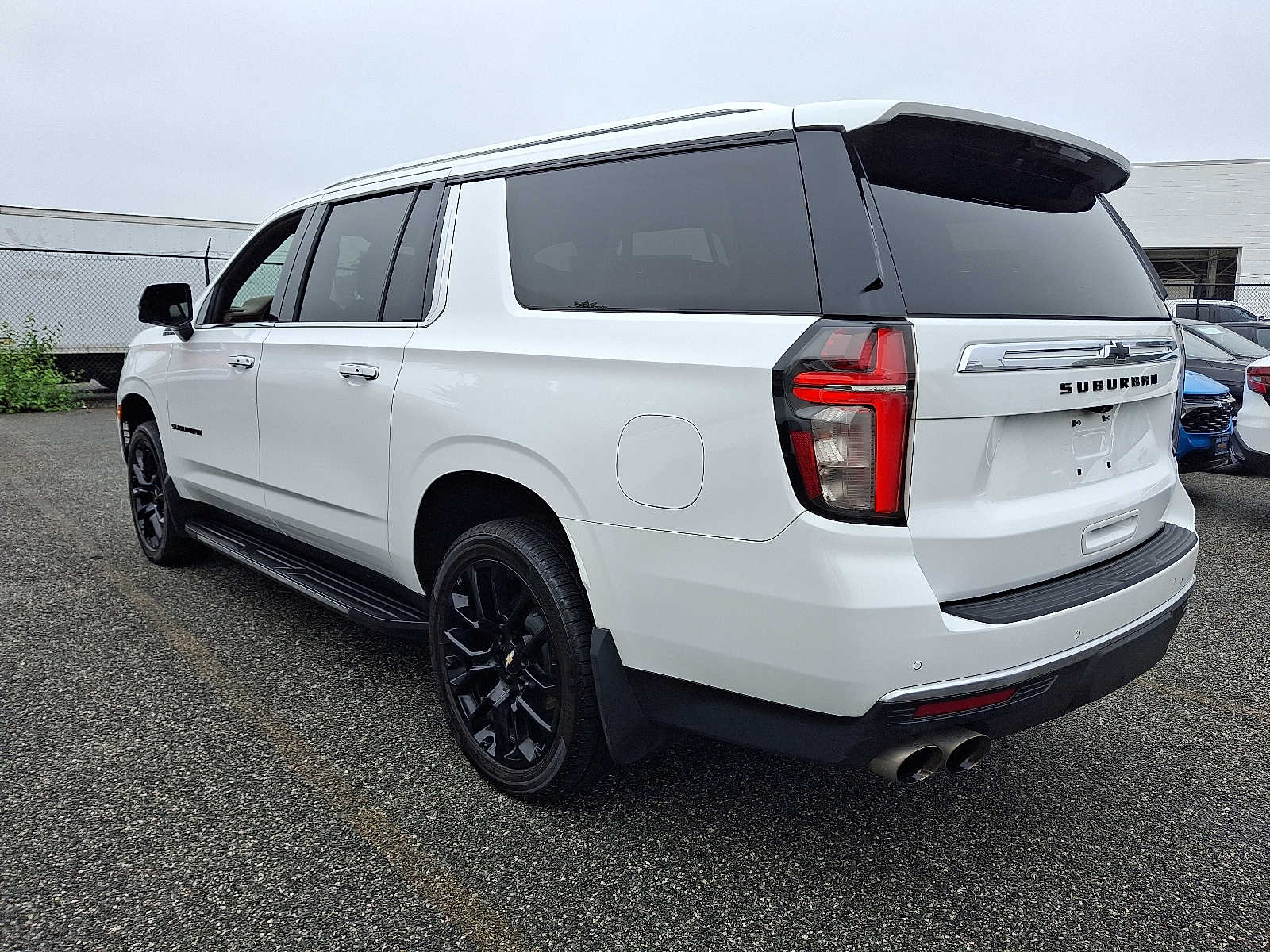 2022 Chevrolet Suburban High Country photo 4
