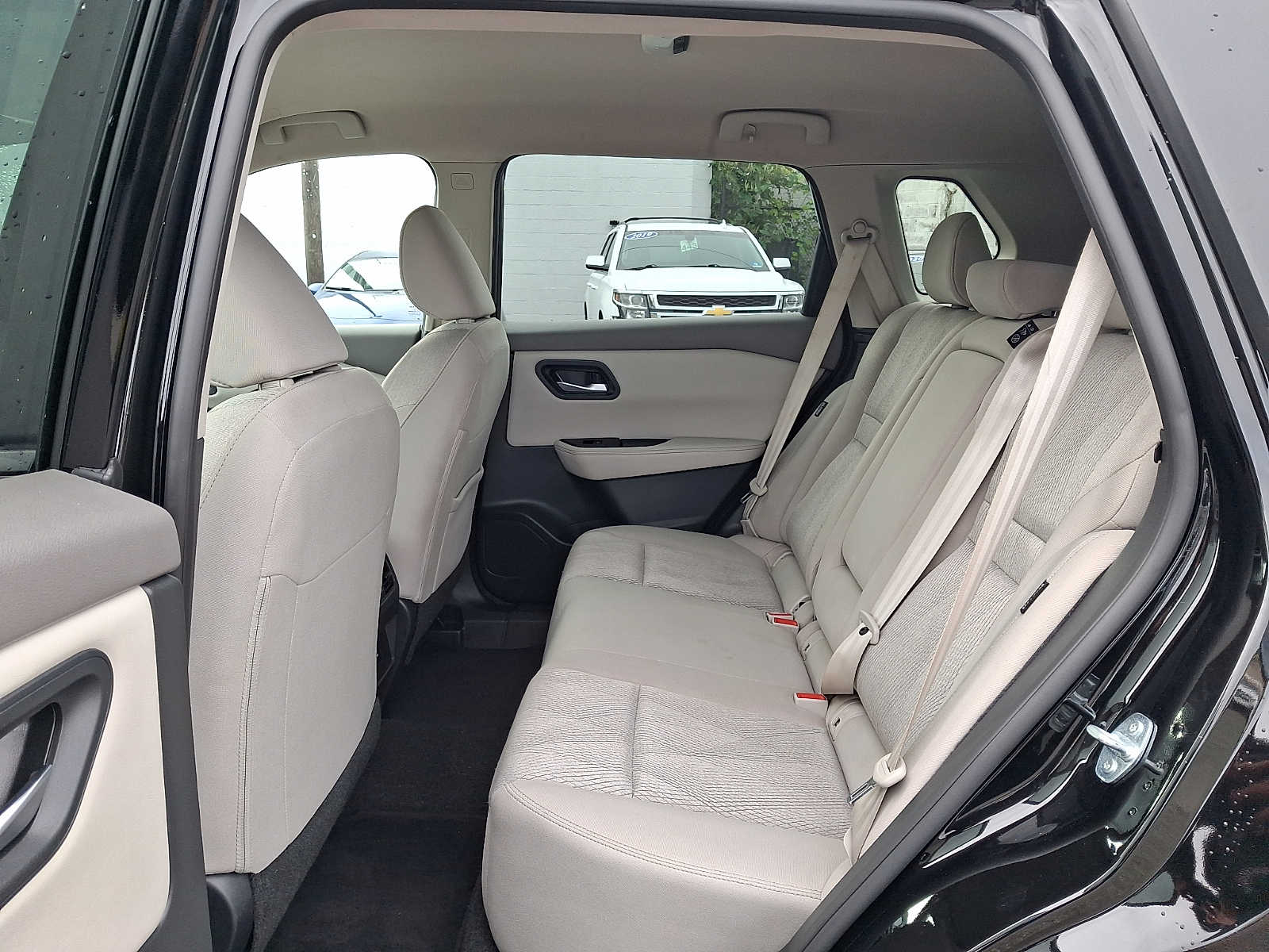 2025 Nissan Rogue SV - Photo 10