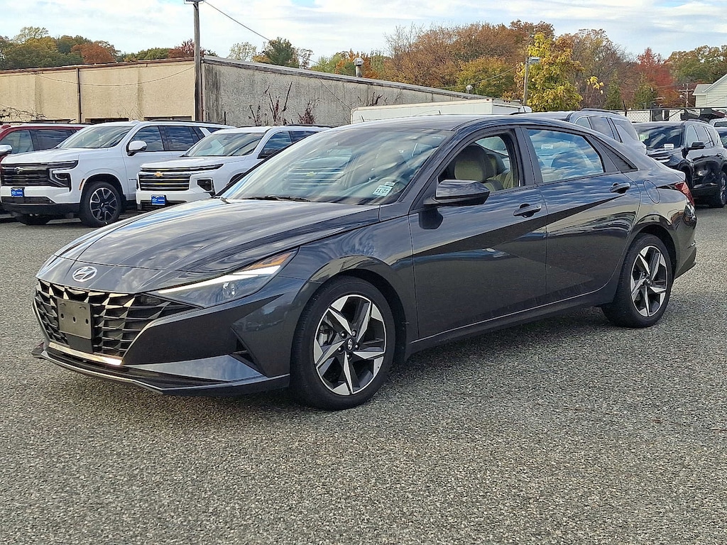 Used 2023 Hyundai Elantra SEL Sedan