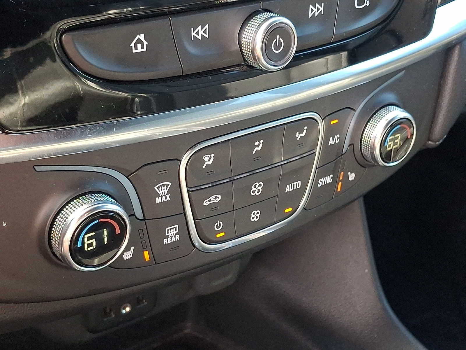 2023 Chevrolet Traverse 1LT - Photo 15