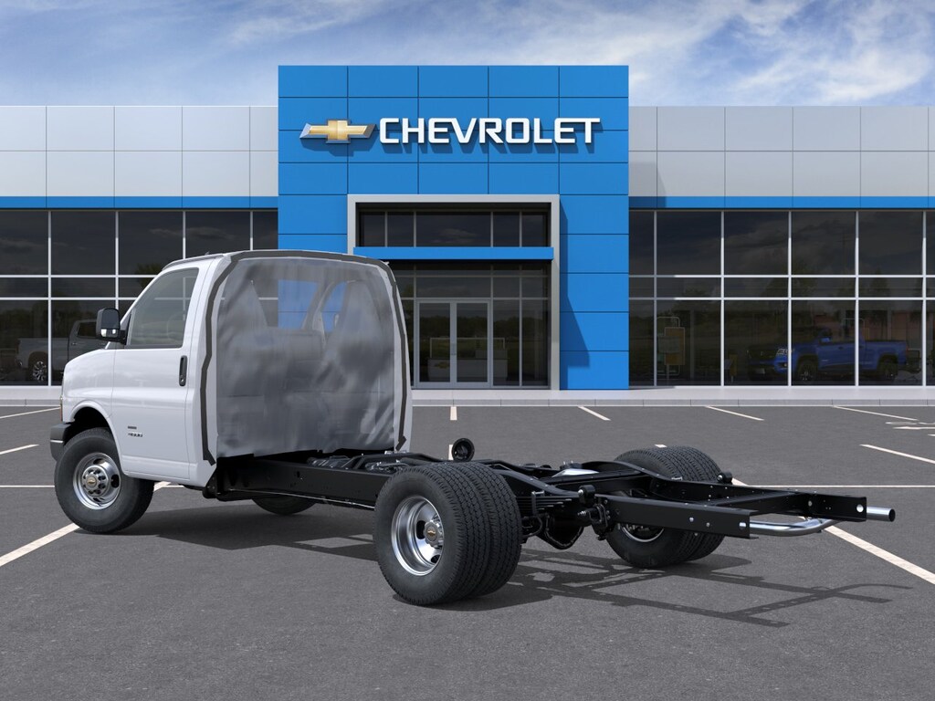 New 2026 Chevrolet Express Cutaway 4500 2WT Cutaway Van