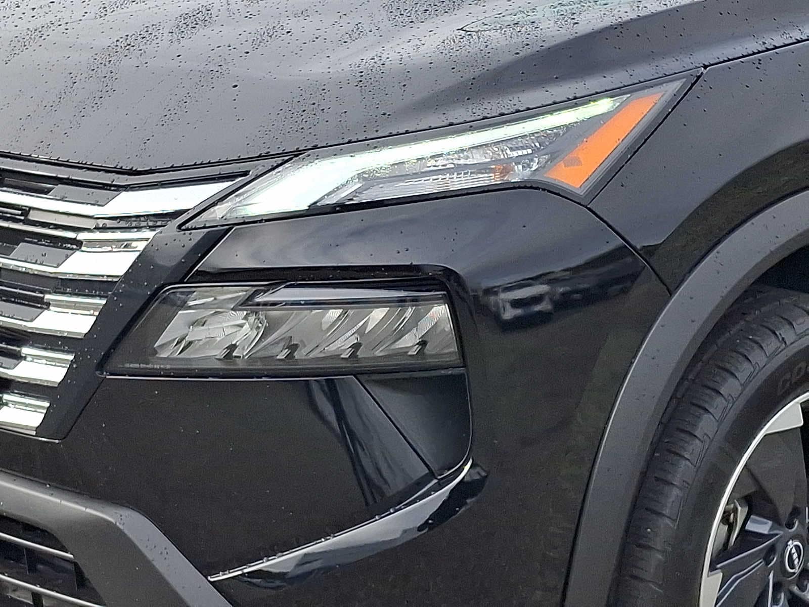 2025 Nissan Rogue SV - Photo 9