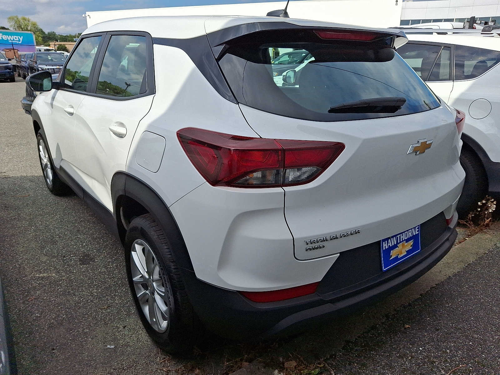 2025 Chevrolet Trailblazer LS photo 3