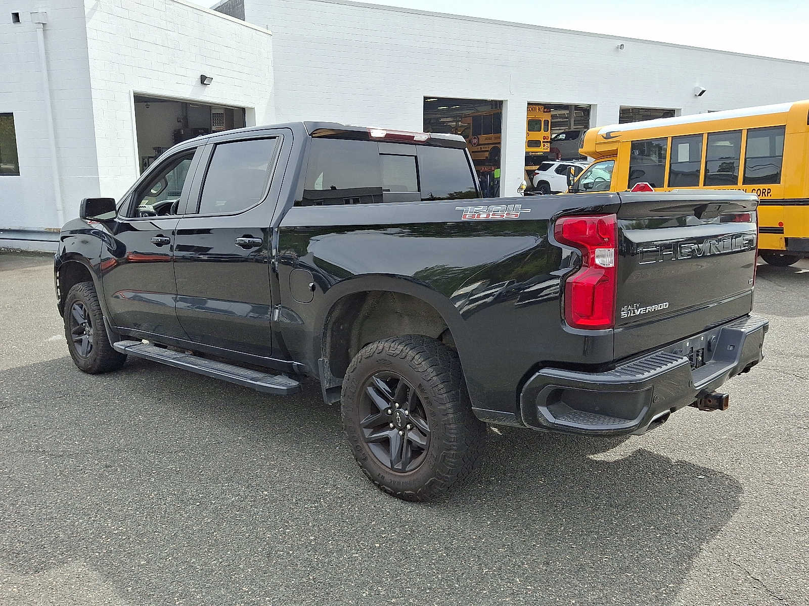 2021 Chevrolet Silverado 1500 LT Trail Boss photo 3