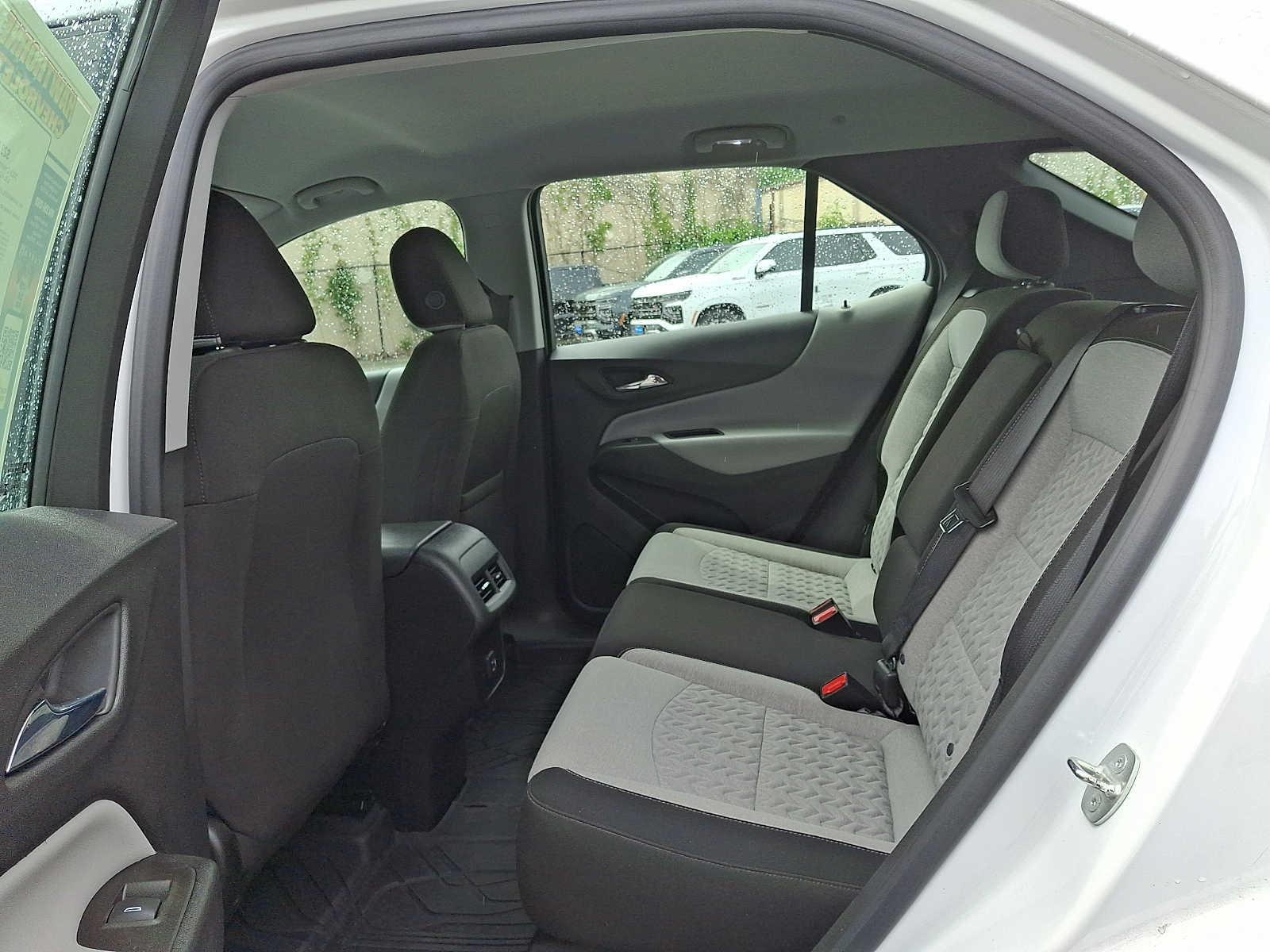 2023 Chevrolet Equinox LS - Photo 10