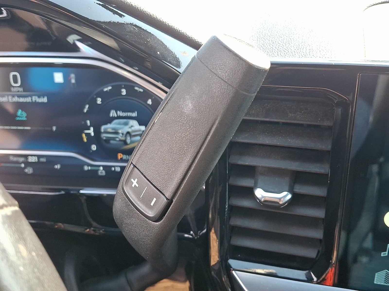 2022 Chevrolet Silverado 1500 LT - Photo 13