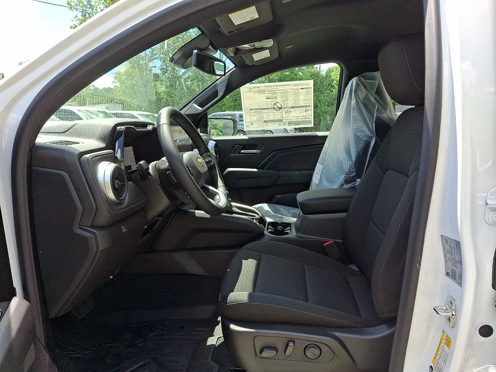 2026 Chevrolet Colorado LT - Photo 11