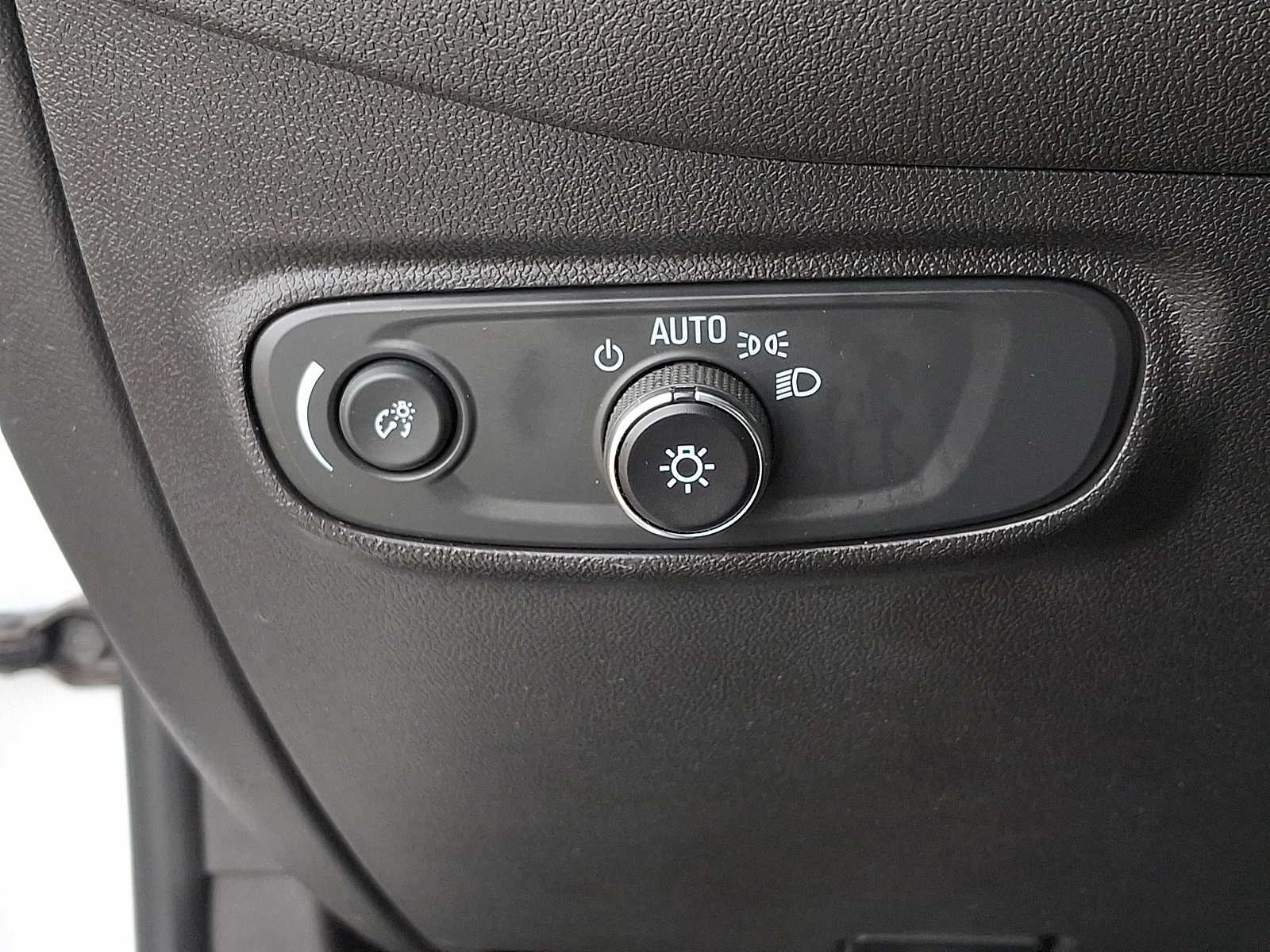 2023 Chevrolet Equinox LS - Photo 25