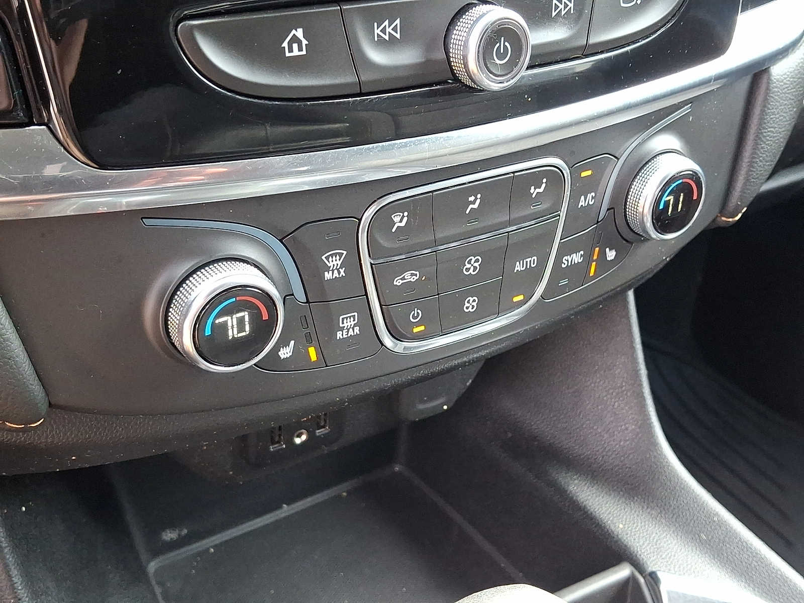 2021 Chevrolet Traverse 1LT - Photo 15