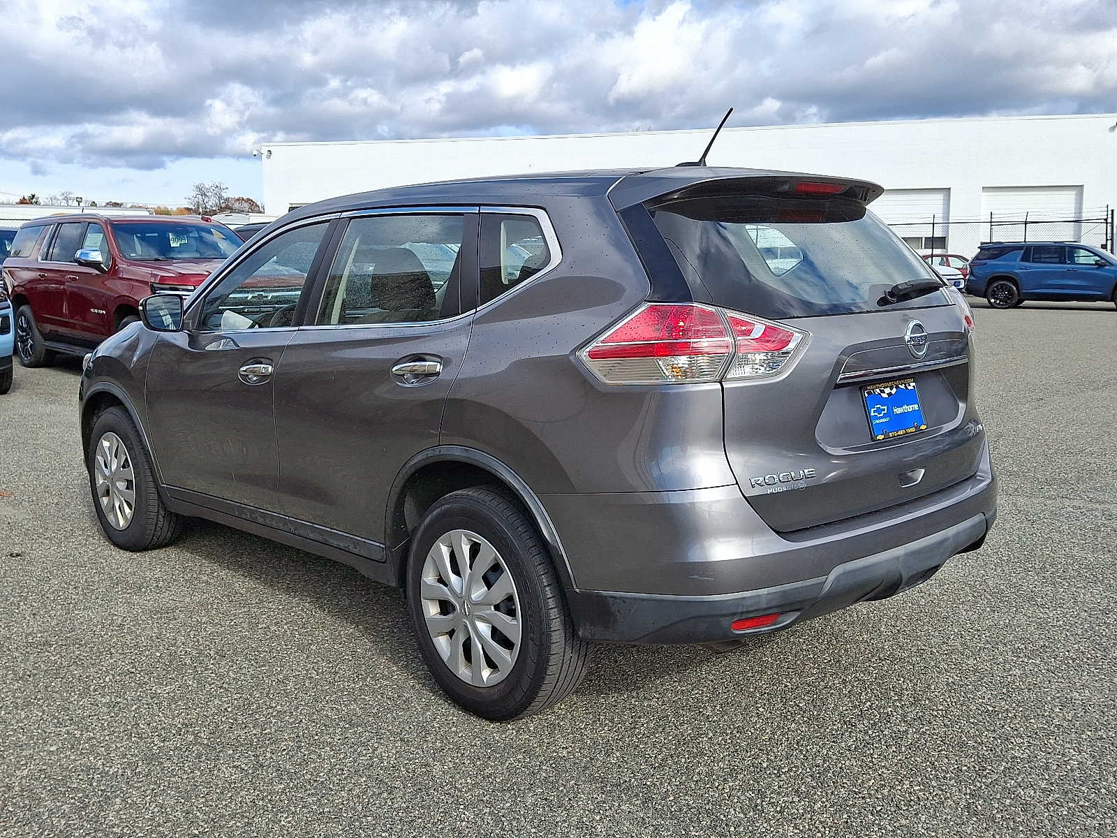 2015 Nissan Rogue S photo 2