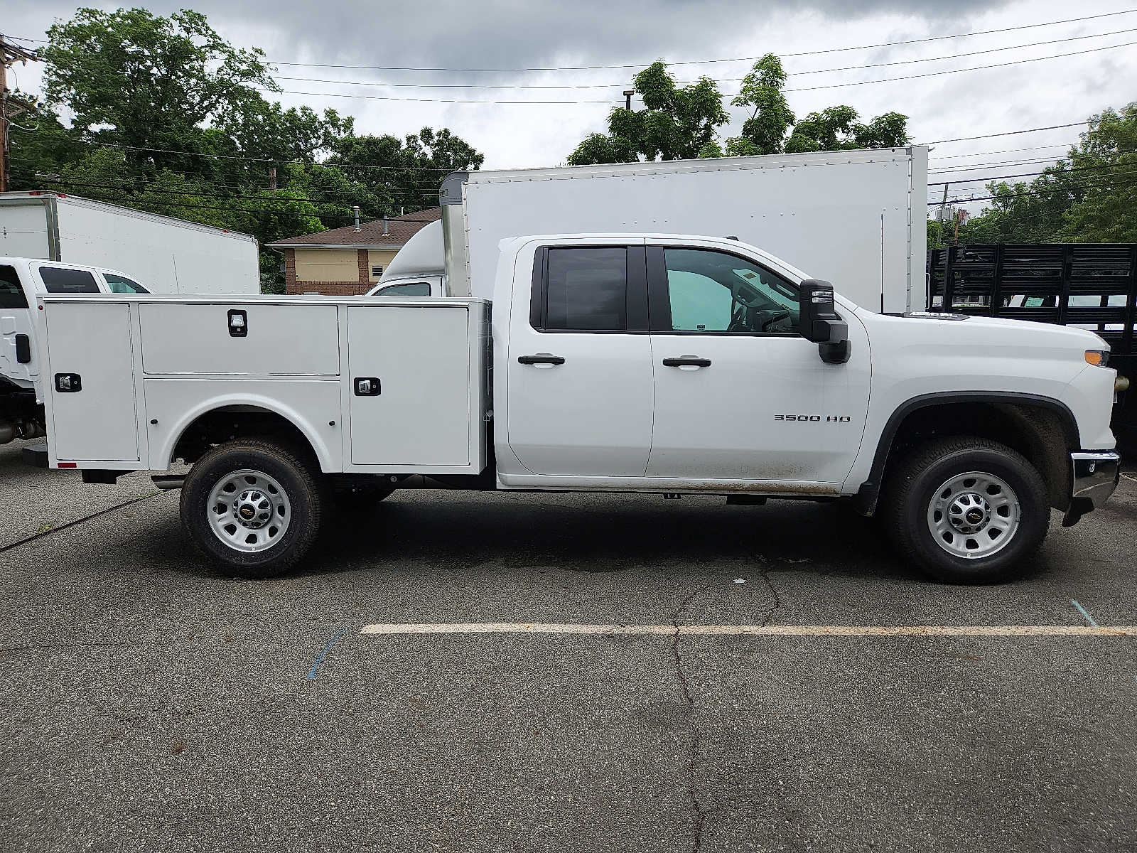 2024 Chevrolet Silverado 3500HD photo 3