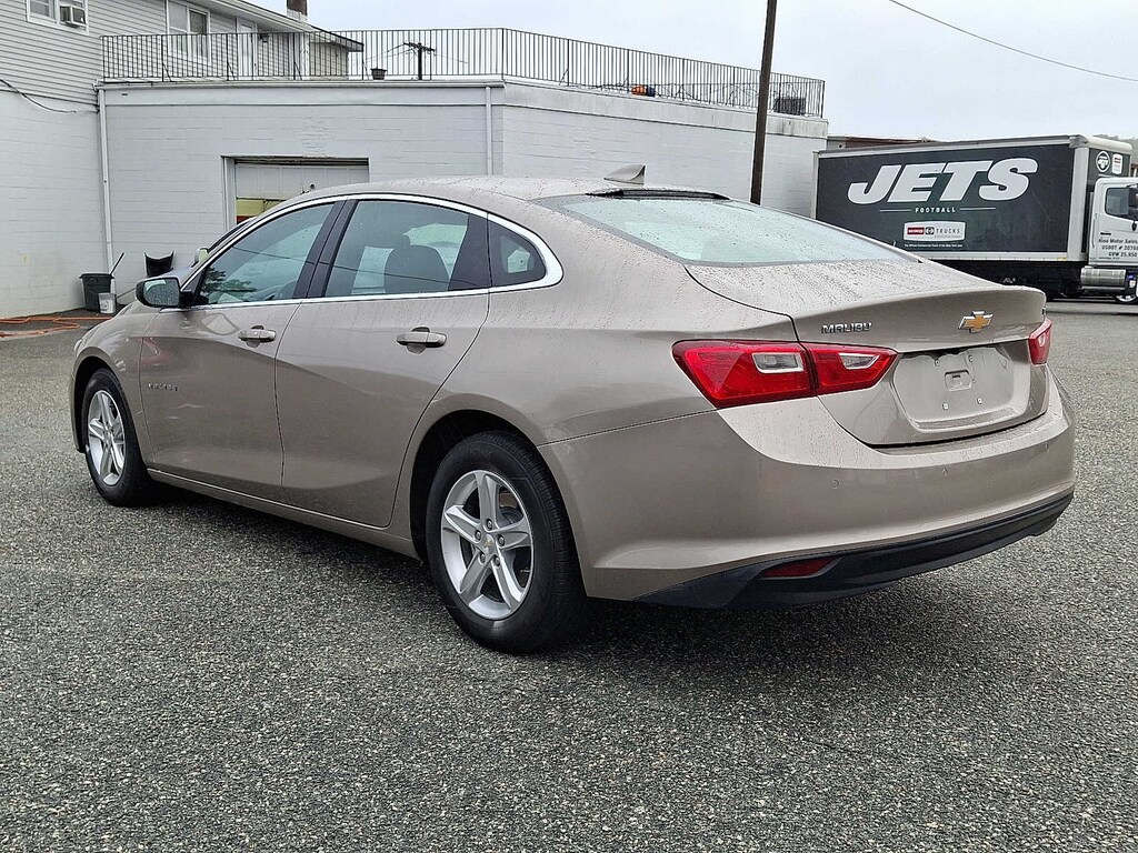 Used 2024 Chevrolet Malibu LT Sdn