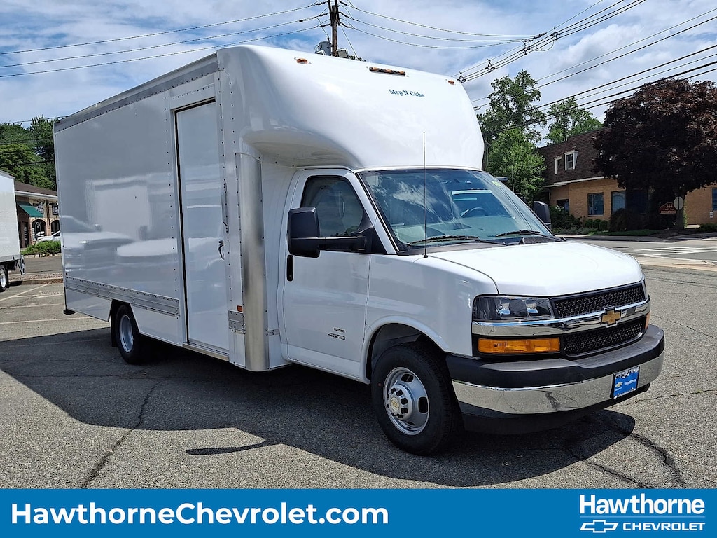 New 2026 Chevrolet Express Commercial Cutaway Van 177 Van 177
