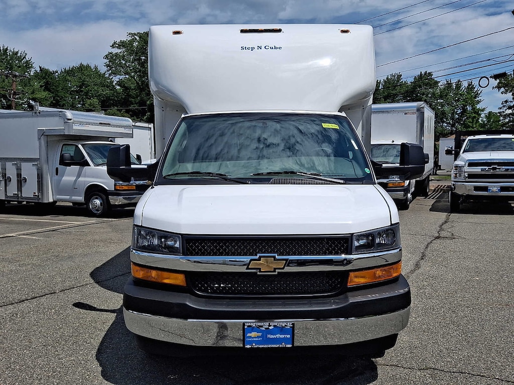 New 2026 Chevrolet Express Commercial Cutaway Van 177 Van 177