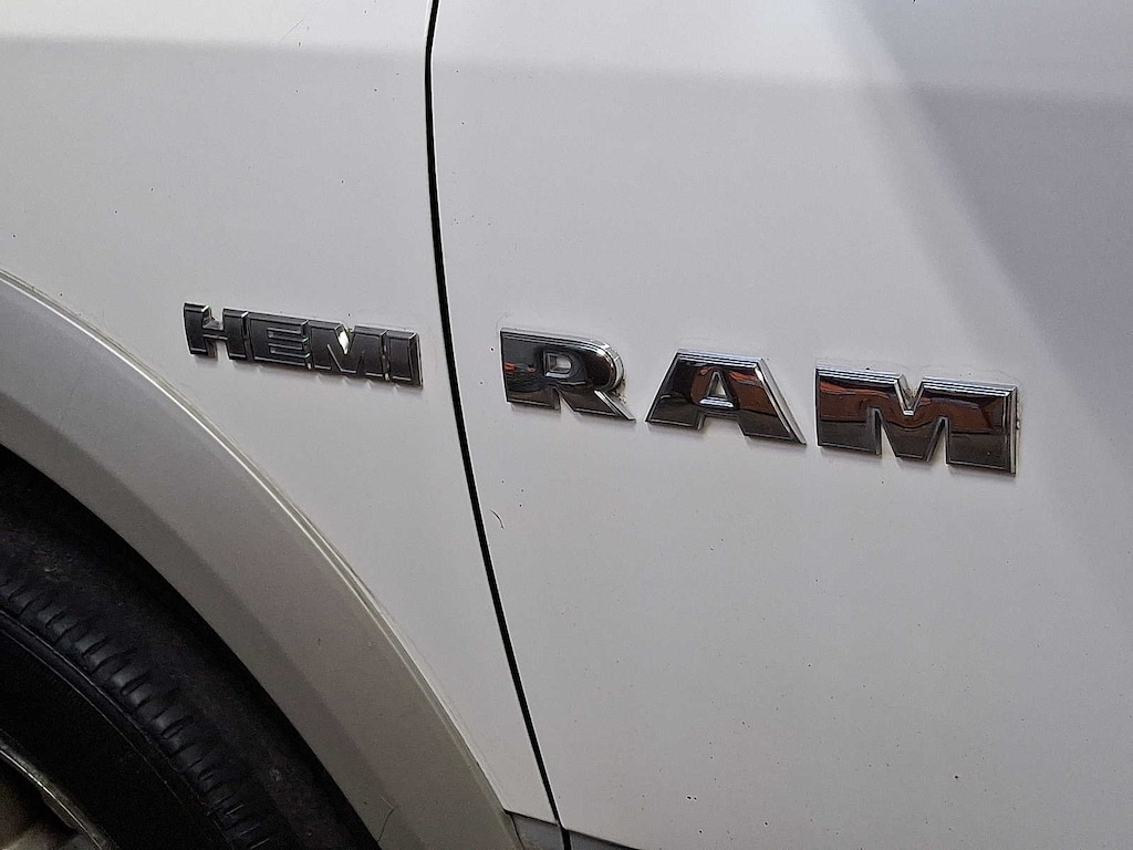 Used 2009 Dodge Ram 1500 Laramie 4WD Crew Cab 140.5 4WD Crew Cab 140.5