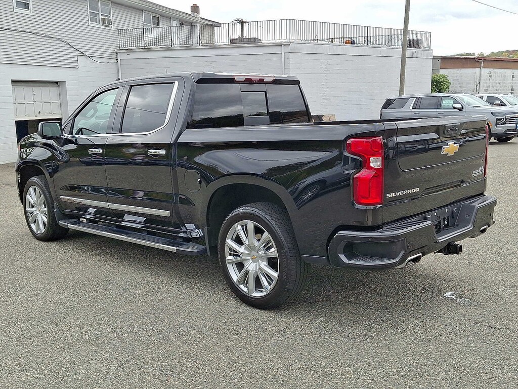 Used 2022 Chevrolet Silverado 1500 High Country 4WD Crew Cab 147 4WD Crew Cab 147