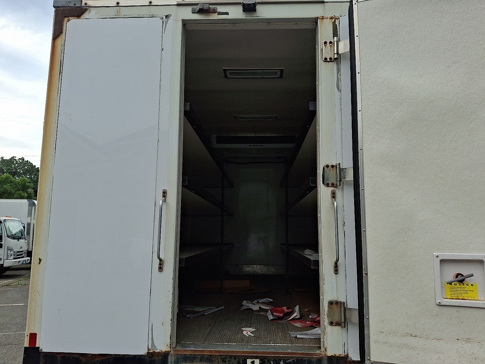 2018 Isuzu NPR HD - Photo 23