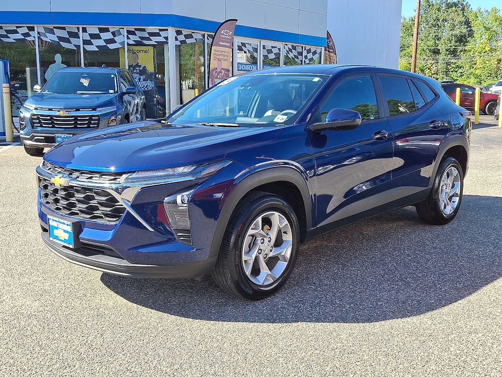 Used 2024 Chevrolet Trax LS FWD