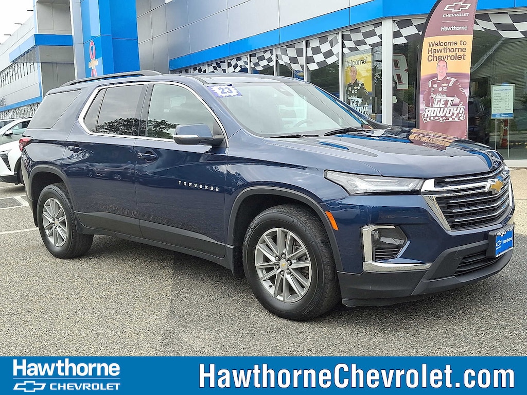 Used 2023 Chevrolet Traverse LT Cloth AWD