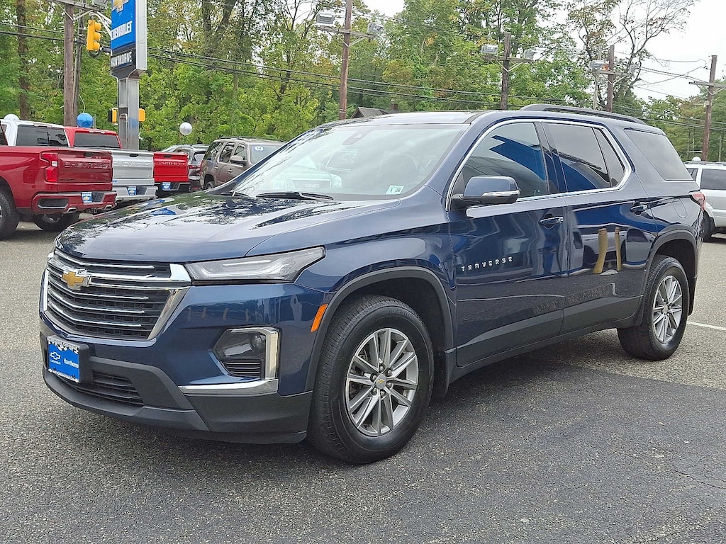 Used 2023 Chevrolet Traverse LT Cloth AWD
