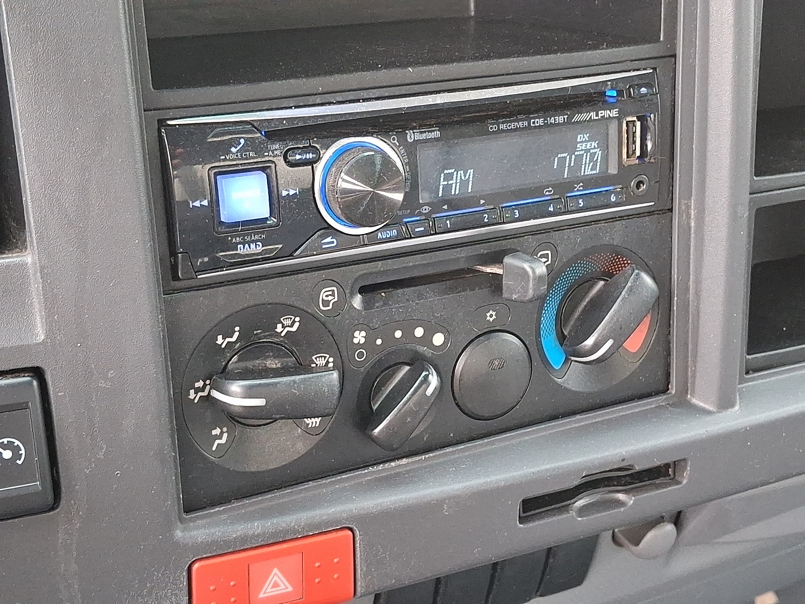 2018 Isuzu NPR HD - Photo 15