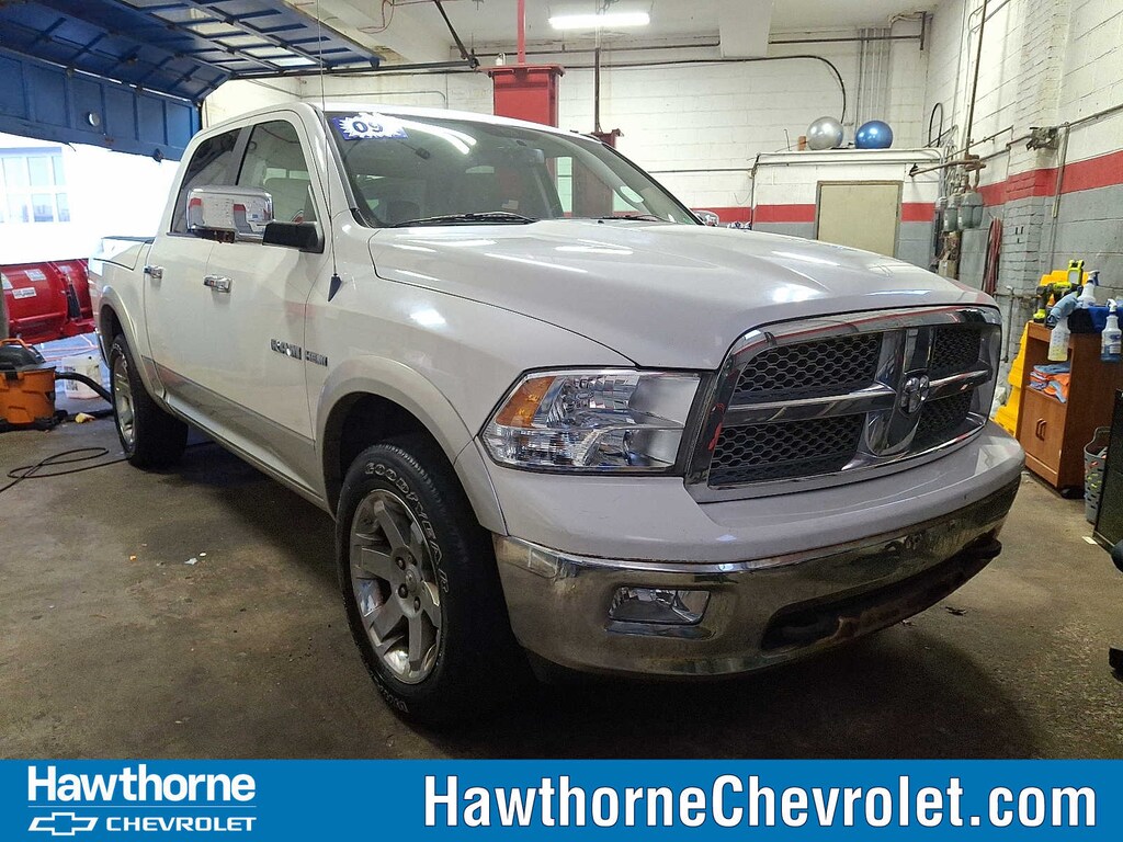 Used 2009 Dodge Ram 1500 Laramie 4WD Crew Cab 140.5 4WD Crew Cab 140.5