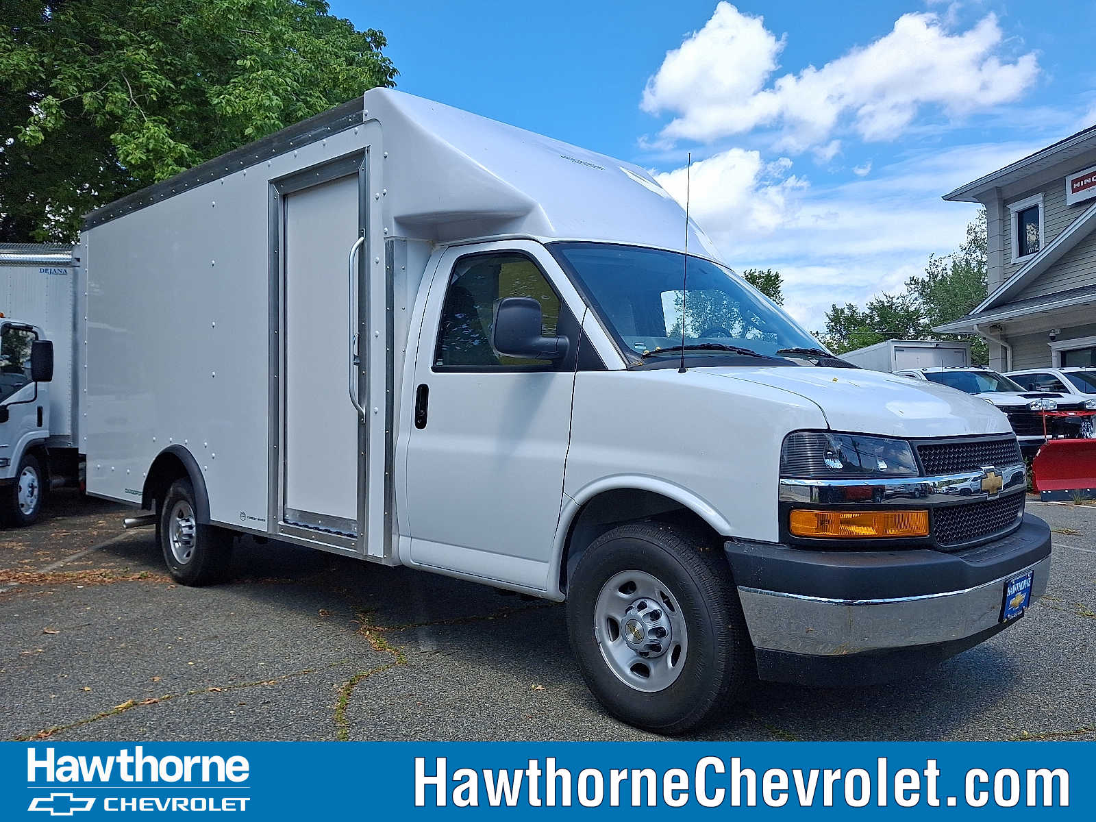 2025 Chevrolet Express Cutaway Base's photo